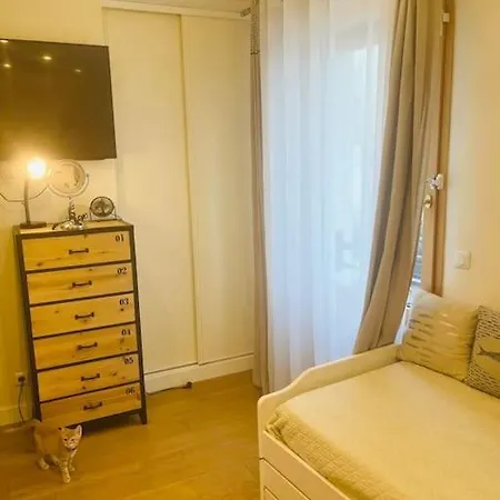 De Standing Apartament Courbevoie